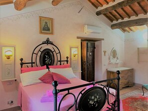 4 Schlafzimmer, Bügeleisen/Bügelbrett, WLAN, Bettwäsche