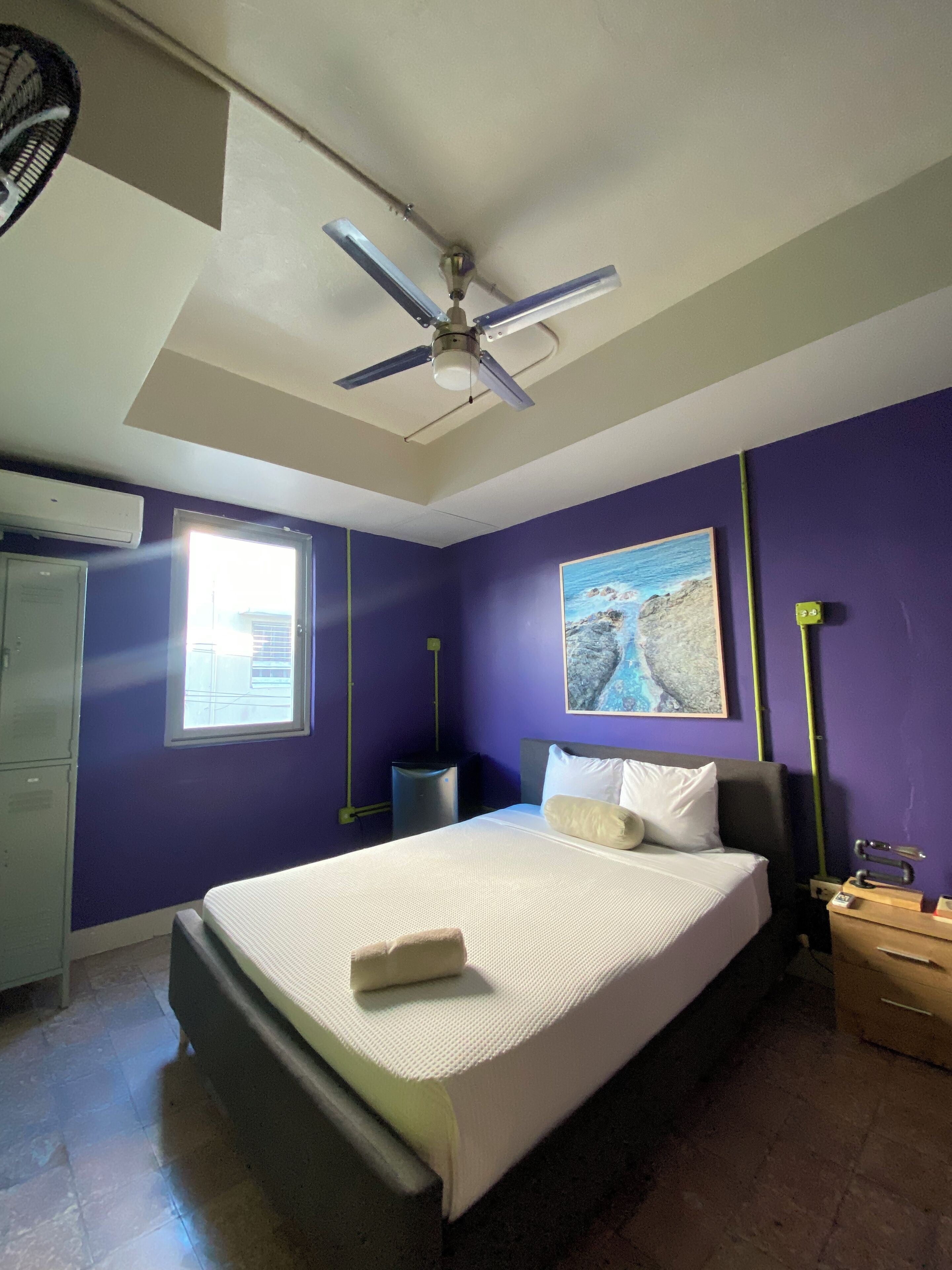 Standard Room, 1 Queen Bed | Individually decorated, free WiFi, bed sheets