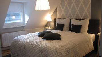 Deluxe Apartment (inkl. Endreinigung EUR 80) | 1 bedroom, in-room safe, desk, blackout curtains