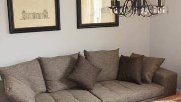 Deluxe Apartment (inkl. Endreinigung EUR 80) | Ruang tamu | TV skrin rata, pemain DVD