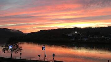 Pemandangan dari bilik