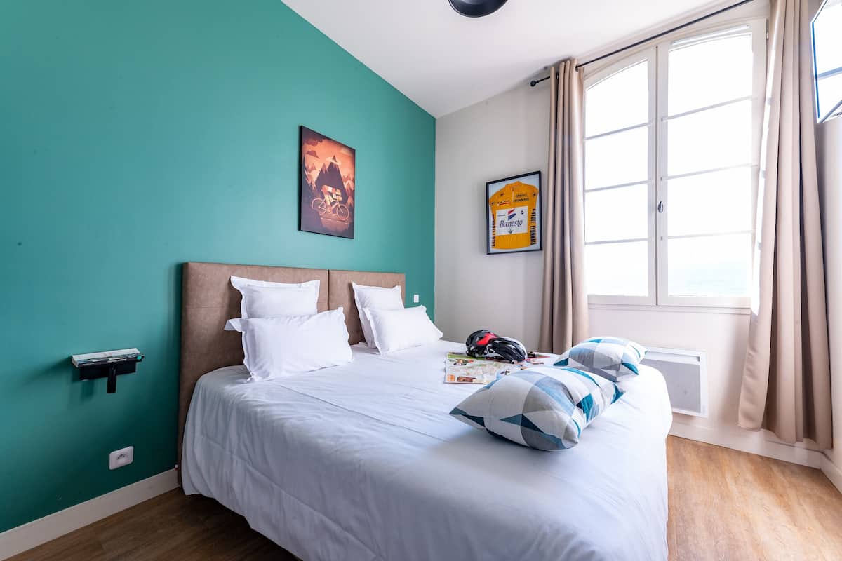 Classic Double Room | 1 bilik tidur, peralatan tempat tidur premium, dihias secara berasingan