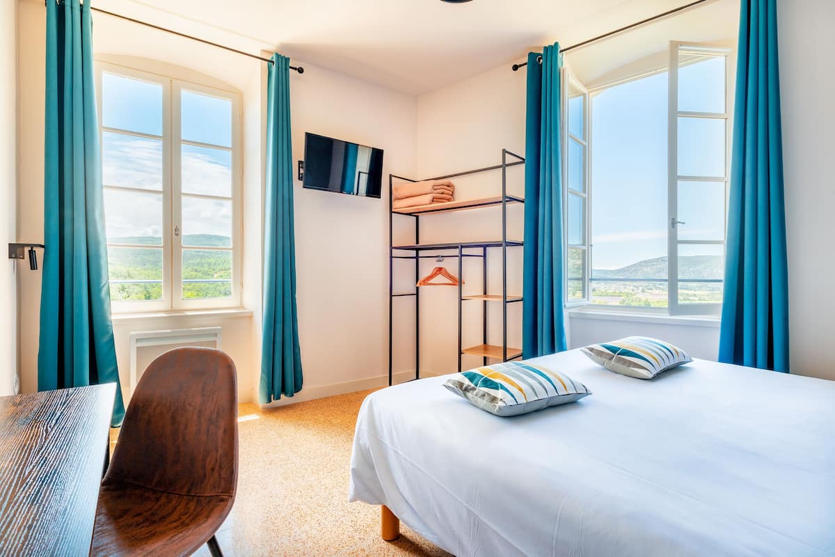 Classic Double Room, Valley View (Vue Lavande) | 1 bilik tidur, peralatan tempat tidur premium, dihias secara berasingan