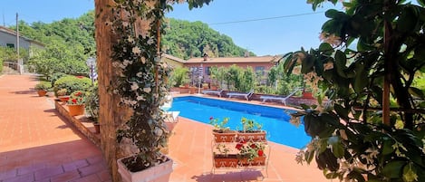 Piscine couverte, piscine extérieure