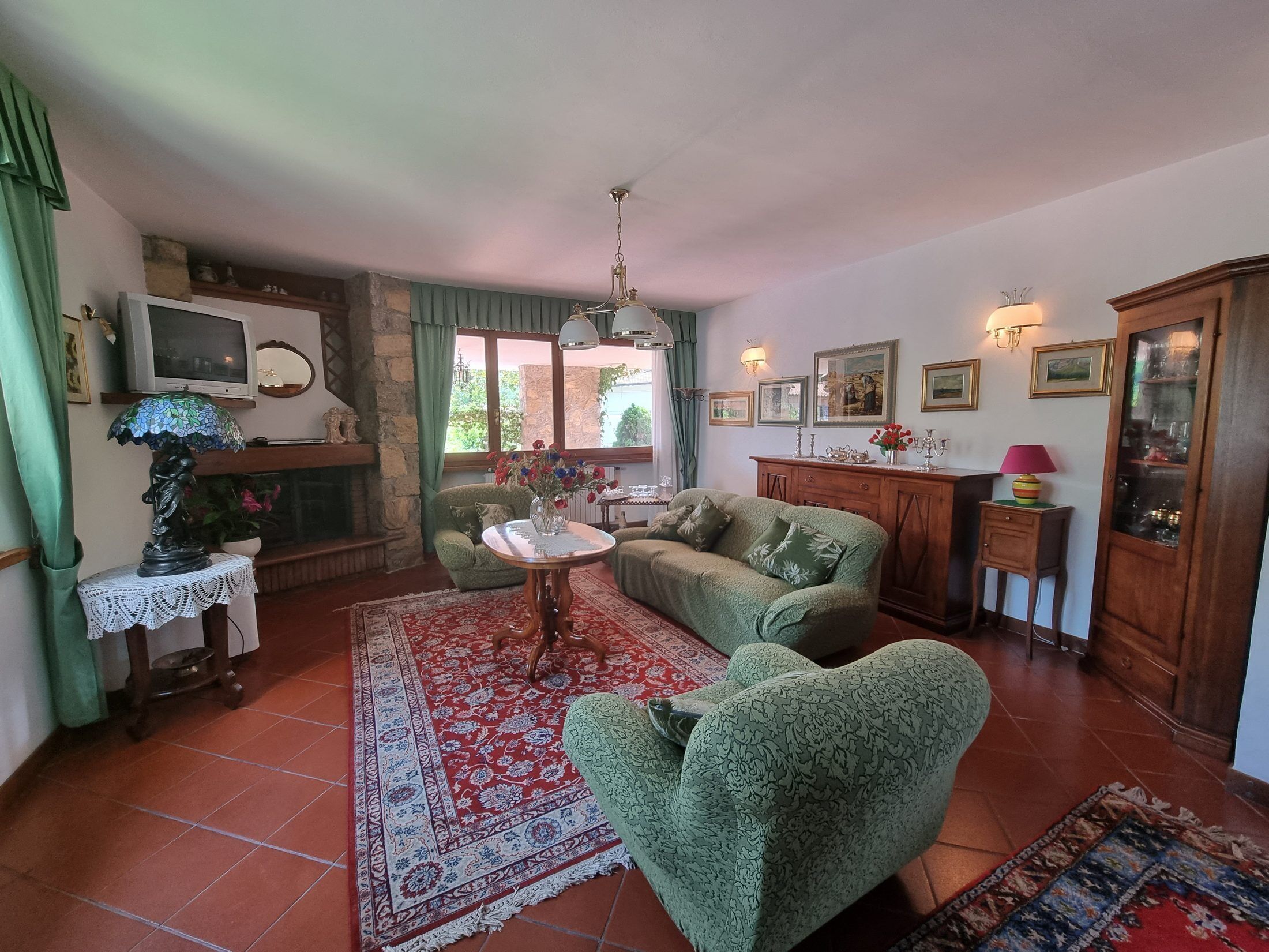 TV, fireplace, DVD player, stereo