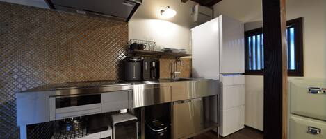 Fridge, microwave, stovetop, cookware/dishes/utensils