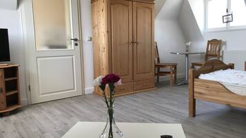 Apartment (3 inkl. Endreinigung EUR 85) | 1 bedroom, individually decorated, individually furnished