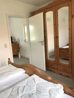 Apartemen (1 inkl. Endreinigung EUR 110) | 1 kamar tidur dan didekorasi berbeda-beda