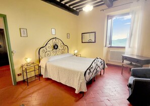 6 Schlafzimmer, Bügeleisen/Bügelbrett, WLAN, Bettwäsche