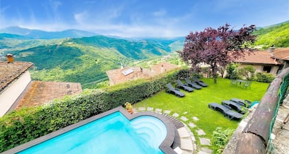 Palazzo Pasquini, atemberaubende Aussichten, privater Pool, WIFI, Koch Option!
