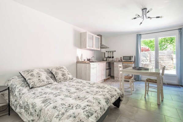 Free WiFi, bed sheets, wheelchair access - The Maison Rose studio (Callas)