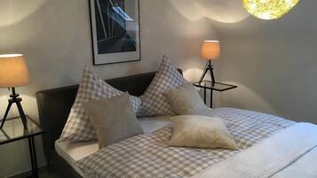 Apartment, 2 Bedrooms, Balcony (3 incl. Endreinigung EUR 60) | 2 bedrooms, hypo-allergenic bedding, individually decorated