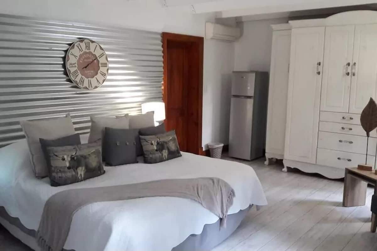 Double Room (King Walter) | Premium bedding, individually decorated, individually furnished