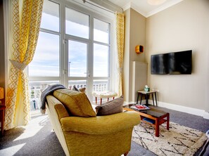 Living area - The Smugglers Retreat (Hastings)