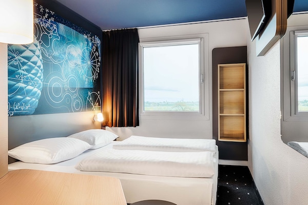 Double Room | Premium bedding, soundproofing, bed sheets