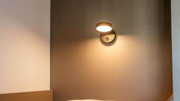 Hochwertige Bettwaren, schallisolierte Zimmer, BettwÀsche