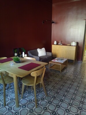 Dining - Airport Stays 2 in Malta (Hal Luqa)