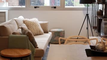 Suite estudio de diseño | Ropa de cama de alta calidad y colchones con acolchado adicional