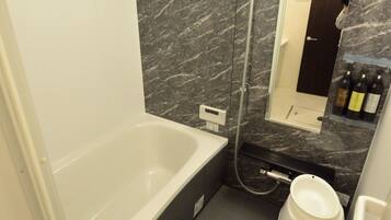 Hårføner og håndklær