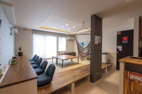 JapaneseWestern style room of 40m2 with raised tatami mats / Hashima Gifu