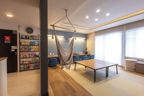 2 bedrooms in the 40 Westernstyle room which can be used by 2 families / Hashima Gifu