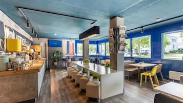 Daily buffet breakfast (EUR 13.9 per person)