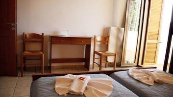 Laptop workspace, iron/ironing board, free cribs/infant beds, free WiFi