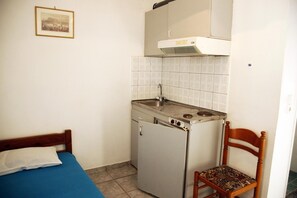 Private kitchen - Kalliopi Hotel (Minoa Pediada)