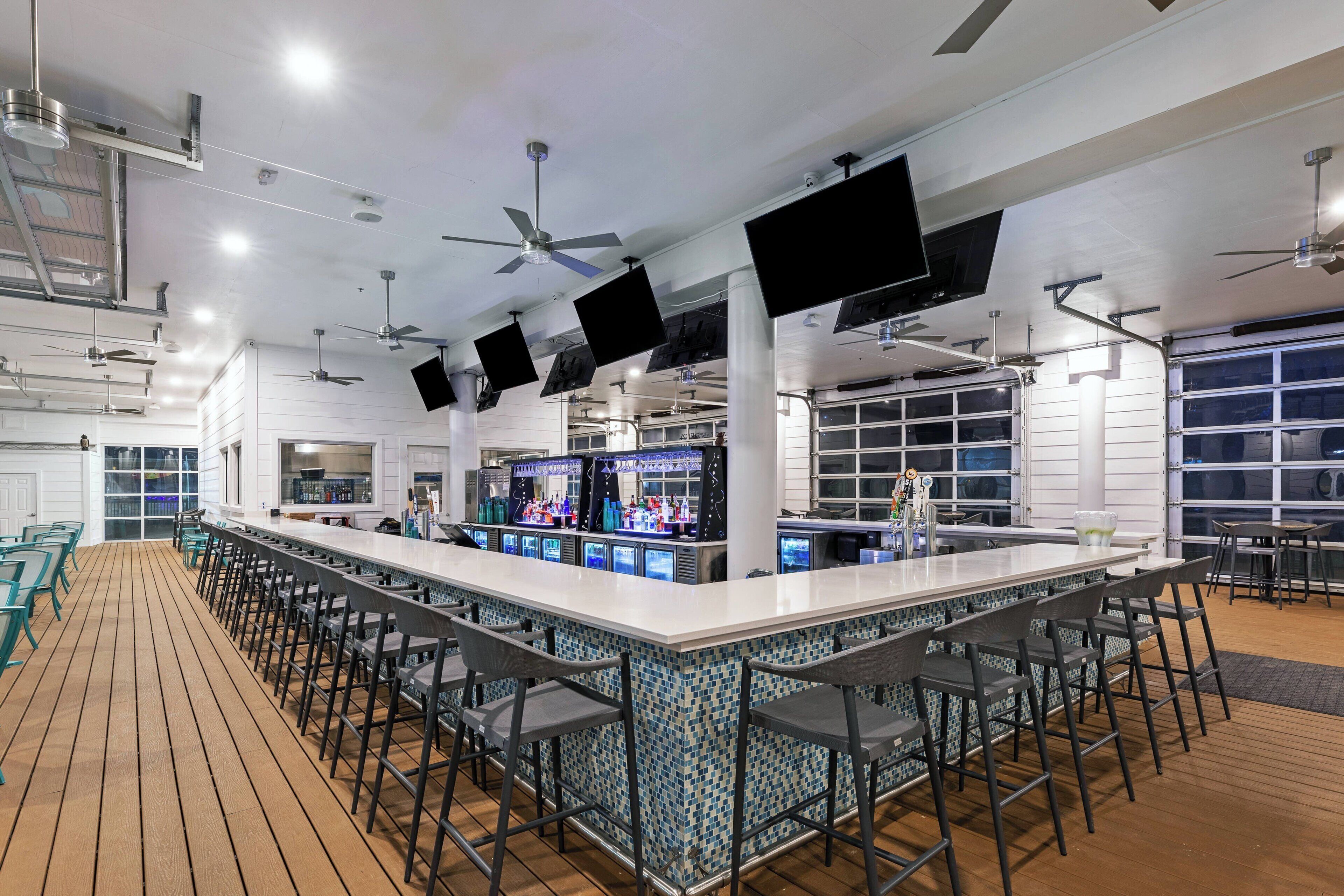 2 bars/lounges, poolside bar, beach bar