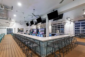 2 Bars/Lounges, Poolbar, Strandbar