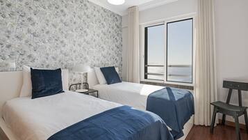 3 habitaciones, tabla de planchar con plancha, wifi y ropa de cama
