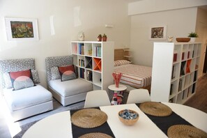 1 bedroom, in-room safe, iron/ironing board, free WiFi