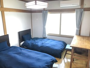 5 soverom, skrivebord, strykejern/-brett og wi-fi (inkludert)