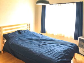 5 bedrooms, desk, iron/ironing board, free WiFi