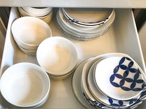 Fridge, microwave, stovetop, cookware/dishes/utensils