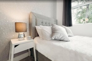 Apartment, 2 Bedrooms | 2 bedrooms, individually decorated, individually furnished