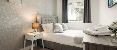 Apartment, 2 Bedrooms | 2 bedrooms, individually decorated, individually furnished