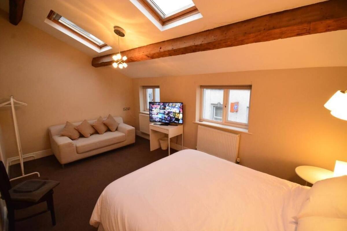 Standard Double Room | Individually decorated, individually furnished, free WiFi, bed sheets