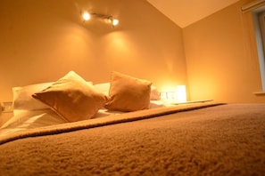 Phòng đôi Deluxe | Trang trí khác biệt, trang bị nội thất với thiết kế riêng biệt