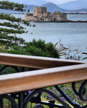 Terrace/patio - Impero Nafplio Hotel & Suites (Nafplio)