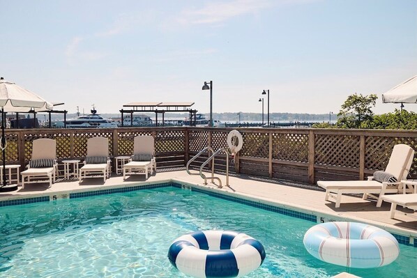 Seasonal outdoor pool, open 8:00 AM to 7:00 PM, pool loungers - The Harbor Front Inn (Greenport)
