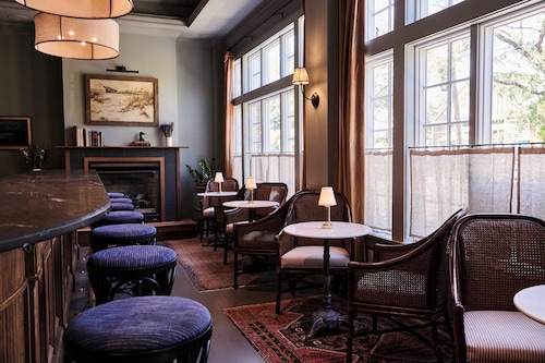 The Harbor Front Inn