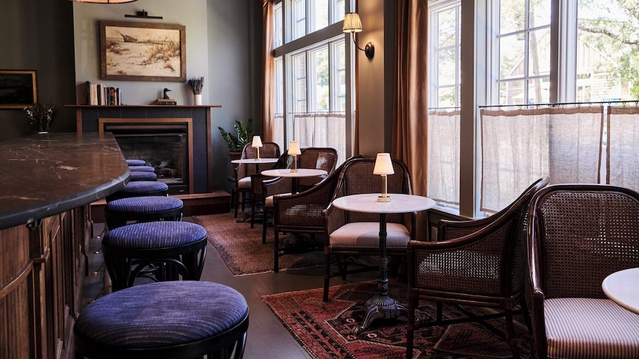 The Harbor Front Inn