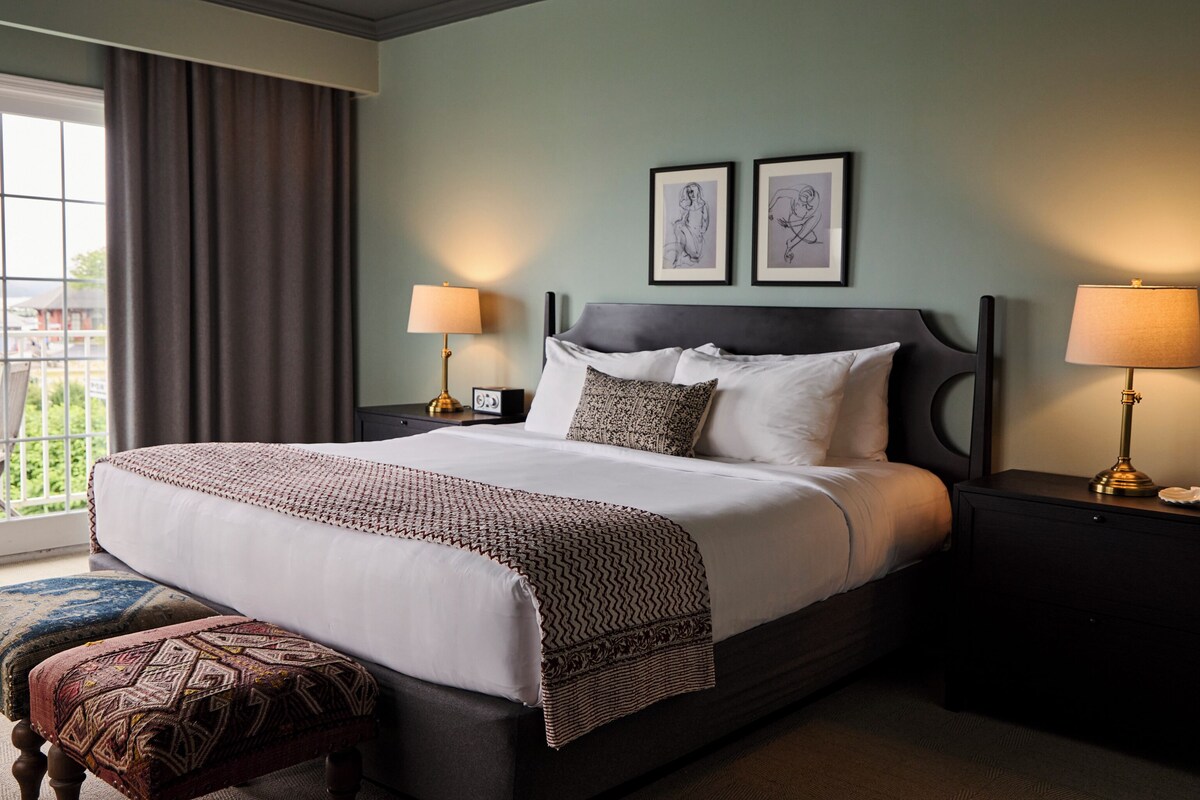 Frette Italian sheets, premium bedding, down comforters, pillowtop beds