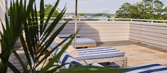 The Harbor Front Inn