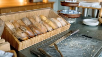 TĂ€gliches inbegriffenes kontinentales FrĂŒhstĂŒck