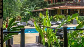 Outdoor pool, pool umbrellas, sun loungers