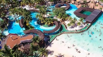 Piscina interna, piscina externa