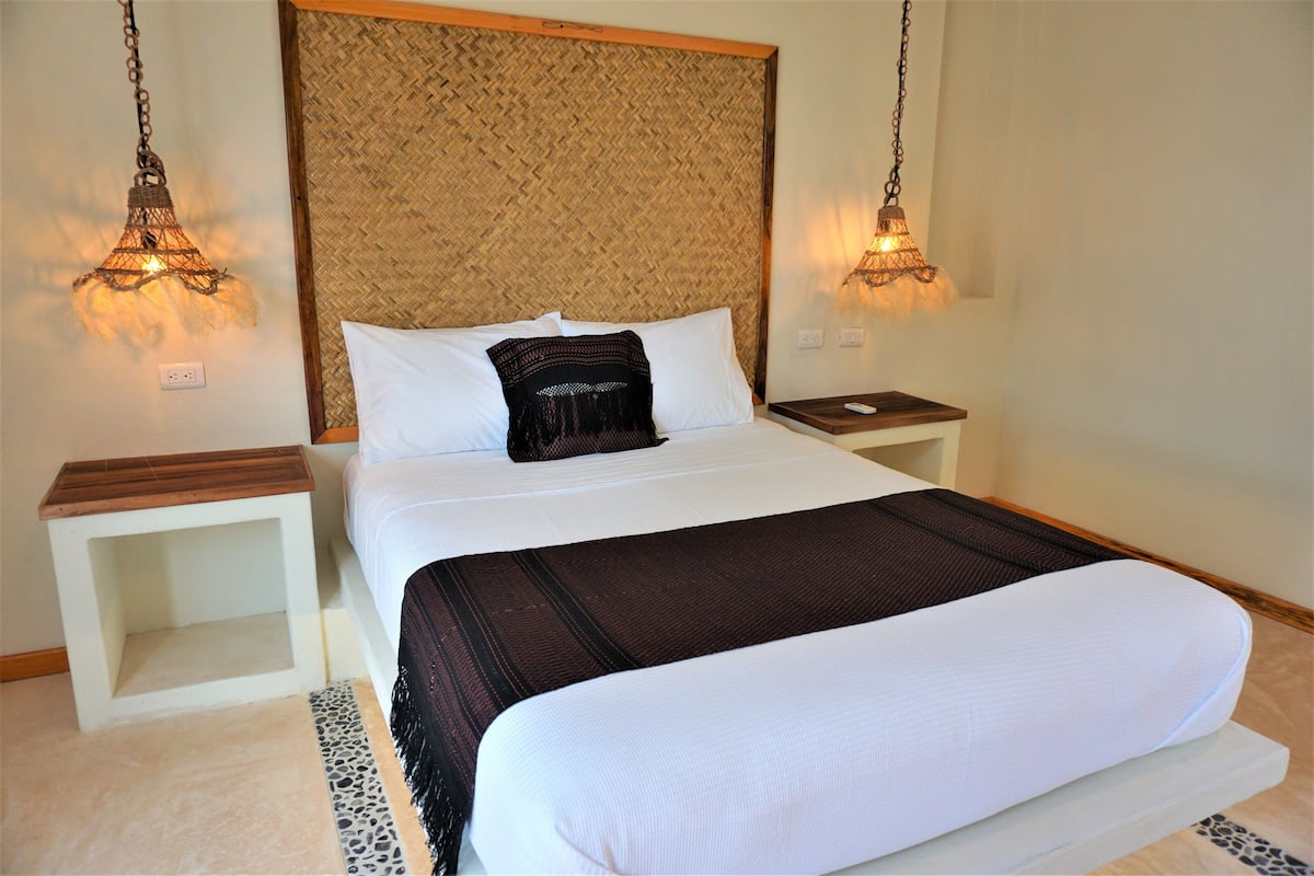 Peralatan tempat tidur premium, peti besi dalam bilik