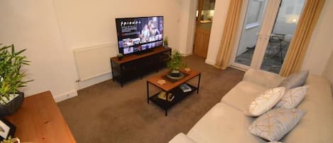 Superior Apartment | Living room